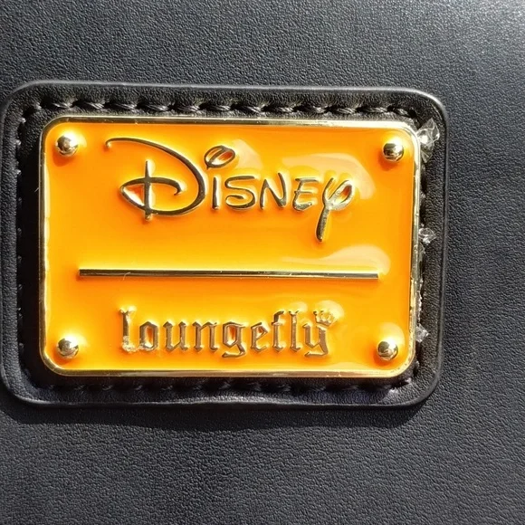 Loungefly Disney Tigger Vampire Crossbody NWT - Picture 4 of 12